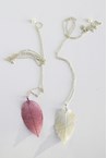 DAINTY LEAF PENDANT - pink