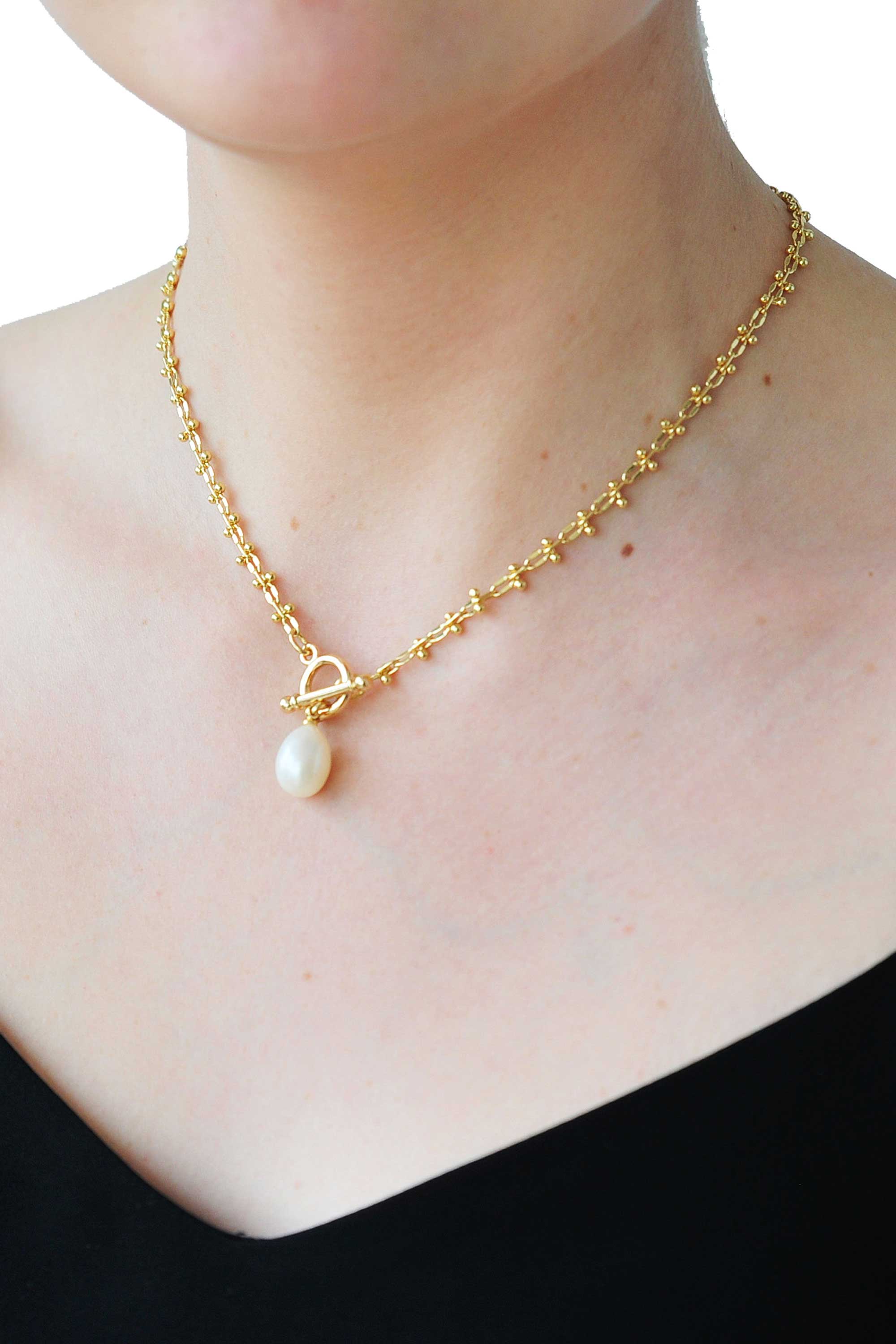 Dainty Pearl Necklace (3093516) | Sparkle
