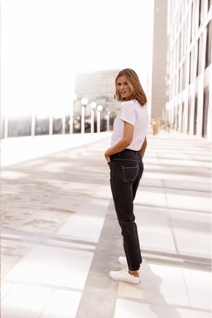 VIENNA JEAN