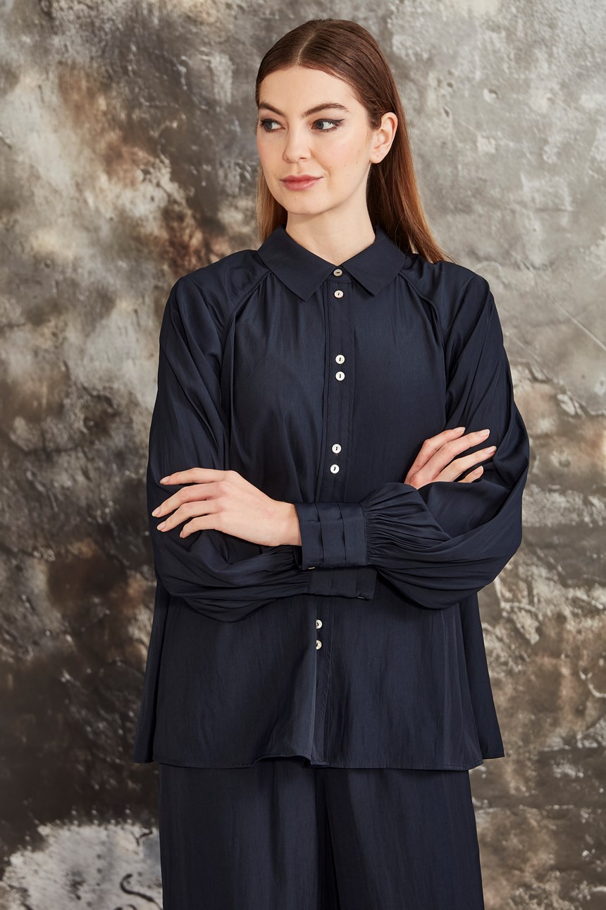 DEMURE SHIRT