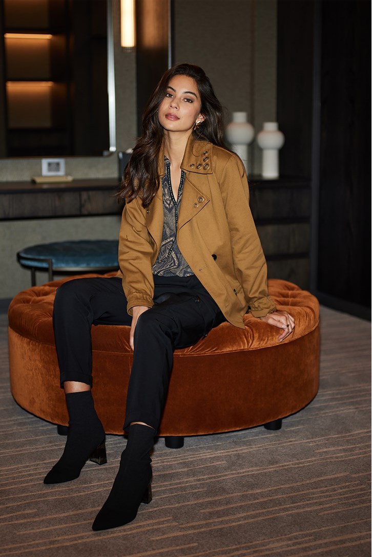 COMMAND JACKET