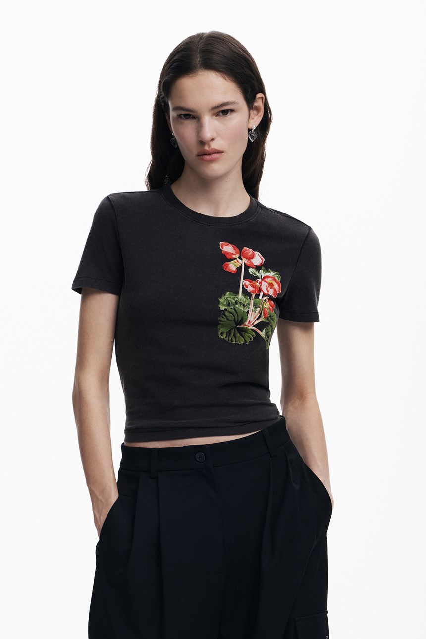 T SHIRT