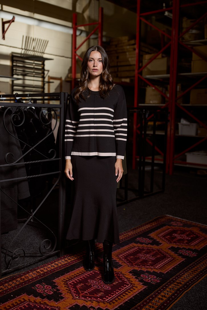 MILANO FLARE SKIRT